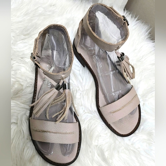 Bonavi Open Toe Tassel Ankle Strap Gladiator Leather Sandals. Size 7🌴✌️ - Picture 6 of 7